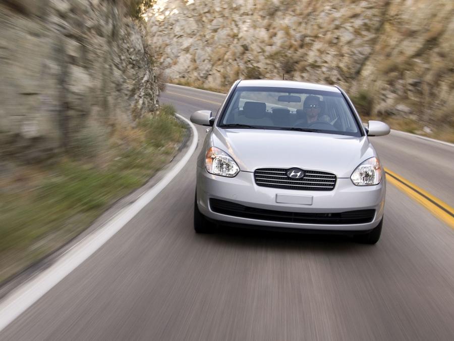  Hyundai Accent Sedan 2006 года  (US) (фото 5 из 9)